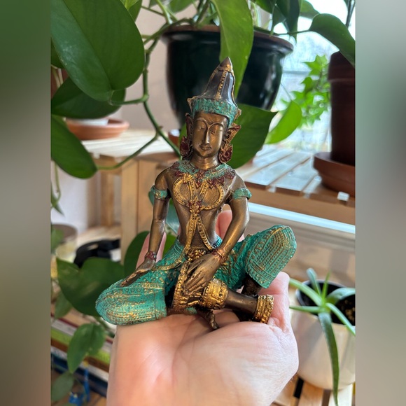 Buddha Statue - Picture 6 of 7